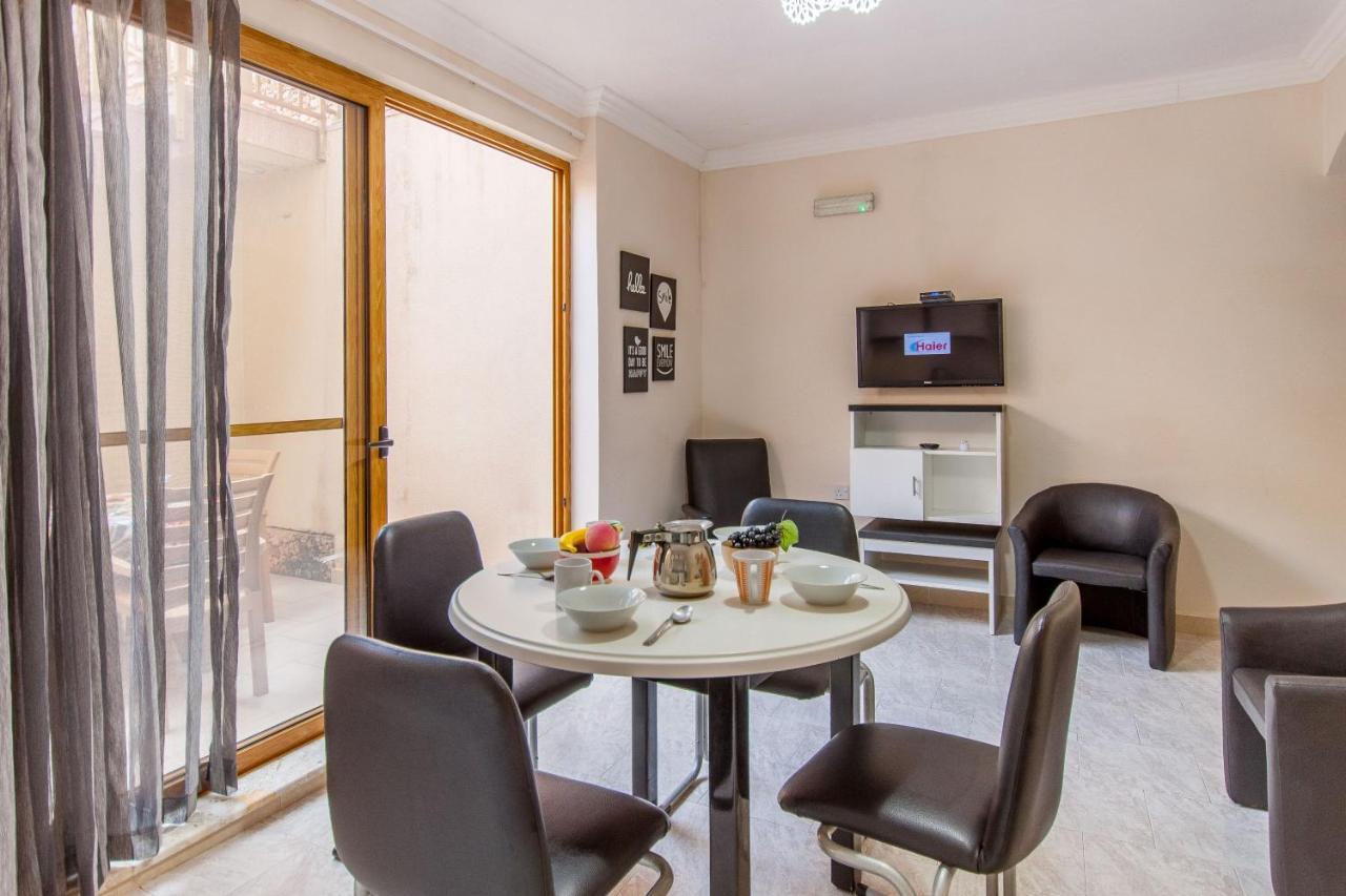 Pool And Sea Merill Apartments - Happy Rentals Mellieħa Eksteriør billede