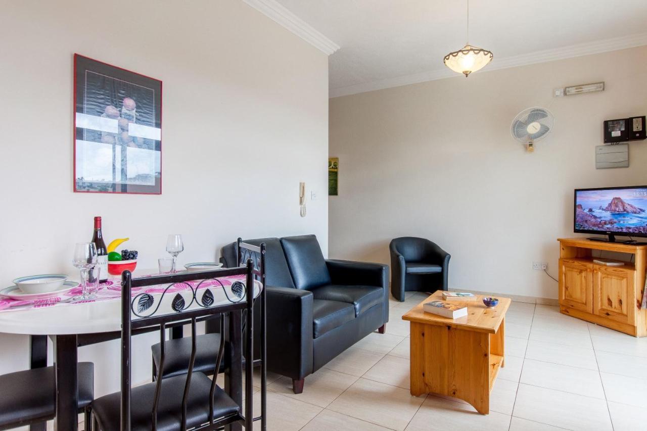 Pool And Sea Merill Apartments - Happy Rentals Mellieħa Eksteriør billede