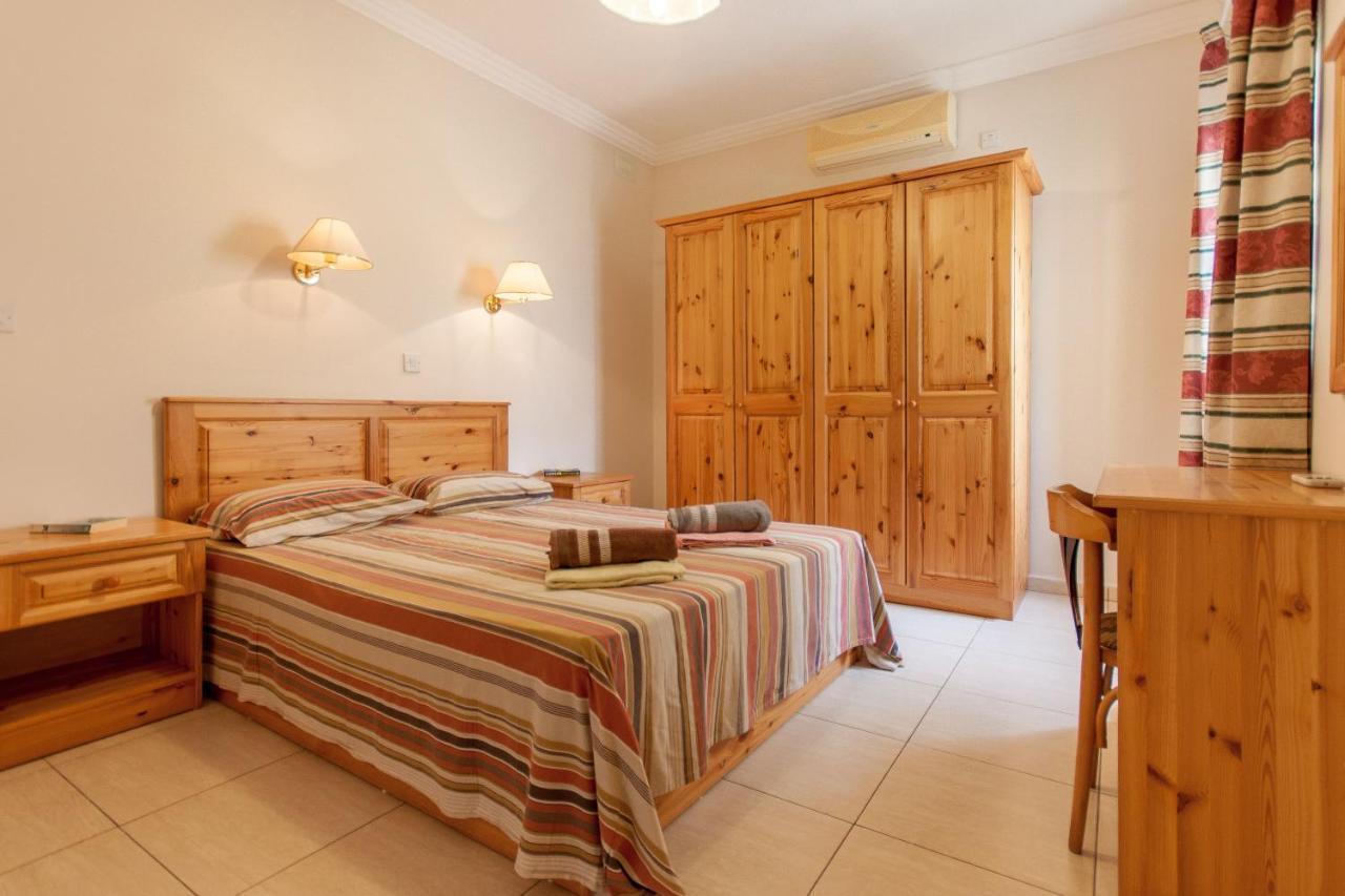Pool And Sea Merill Apartments - Happy Rentals Mellieħa Eksteriør billede