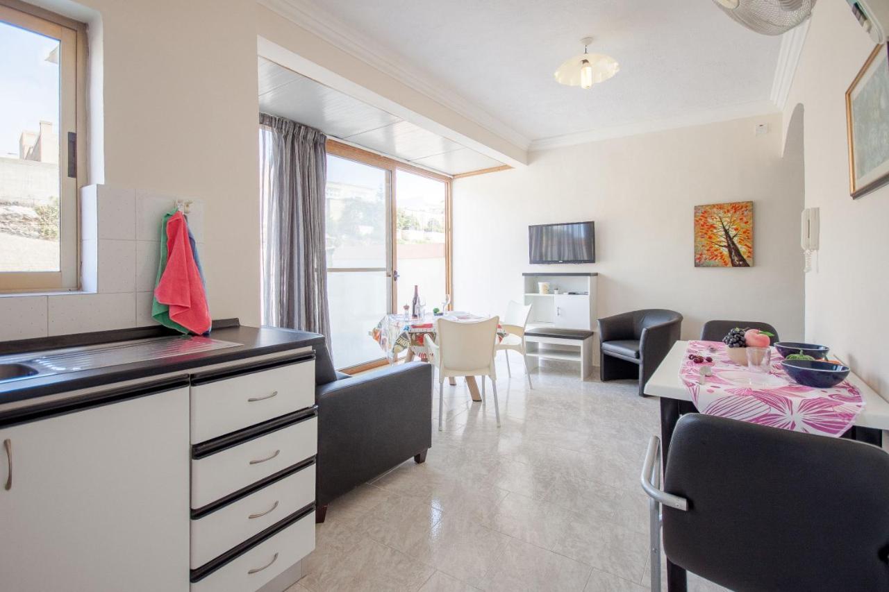 Pool And Sea Merill Apartments - Happy Rentals Mellieħa Eksteriør billede