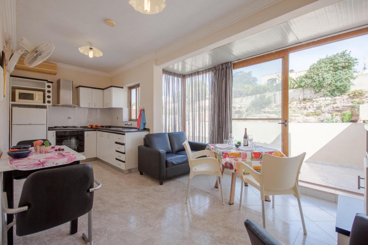 Pool And Sea Merill Apartments - Happy Rentals Mellieħa Eksteriør billede