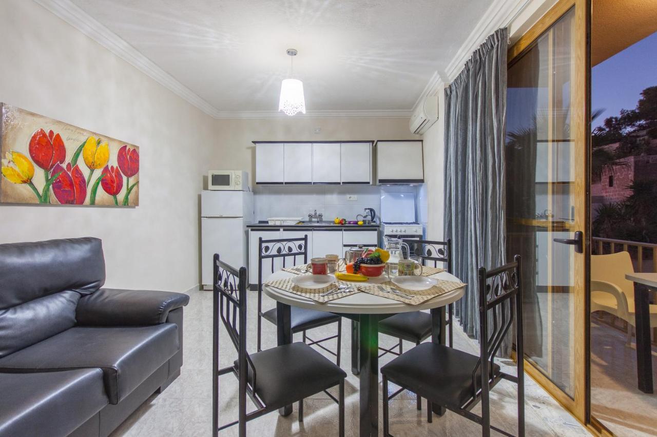 Pool And Sea Merill Apartments - Happy Rentals Mellieħa Eksteriør billede
