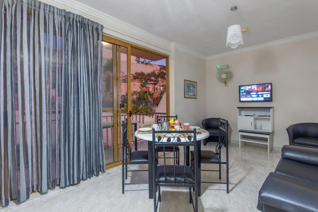 Pool And Sea Merill Apartments - Happy Rentals Mellieħa Eksteriør billede
